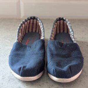 TOMS Women’s Stars & Stripes Slip-On Shoes | Size 6